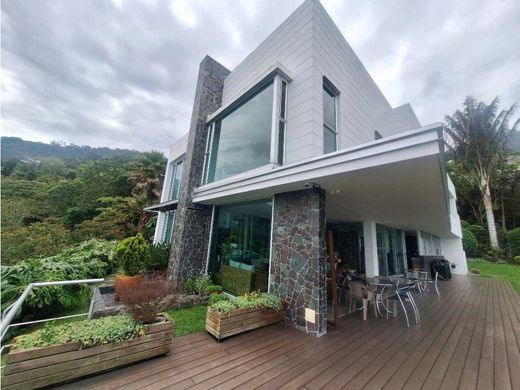 Πολυτελή κατοικία σε Μεδεγίν, Medellín