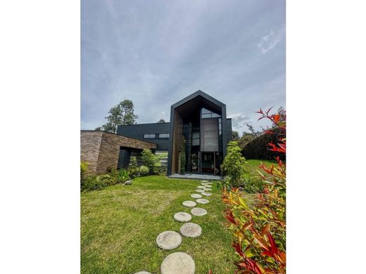 Загородный Дом, Медельин, Medellín