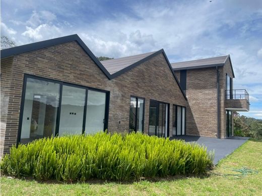 منزل ريفي ﻓﻲ Retiro, Departamento de Antioquia