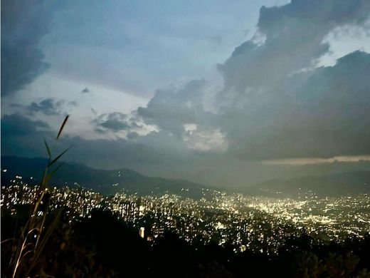 토지 / Medellín, Departamento de Antioquia