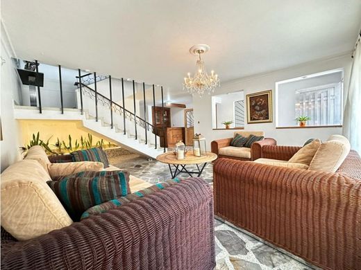 Πολυτελή κατοικία σε Μεδεγίν, Medellín