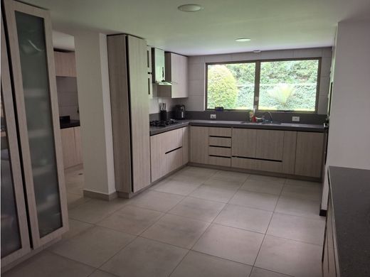 Πολυτελή κατοικία σε Envigado, Departamento de Antioquia