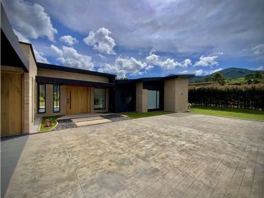 Casa de campo - La Ceja, Departamento de Antioquia