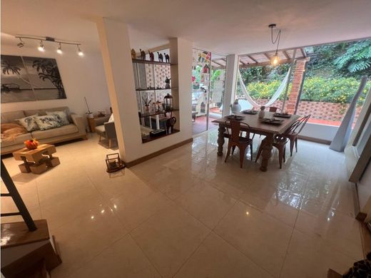 Πολυτελή κατοικία σε Μεδεγίν, Medellín