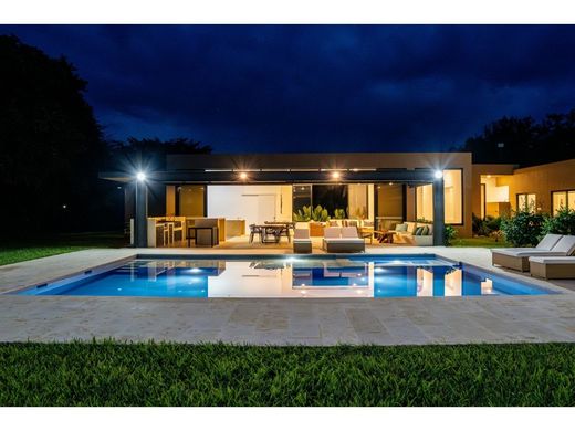 Country House in Girardot City, Girardot