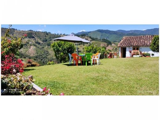 村舍/农舍  Montebello, Departamento de Antioquia