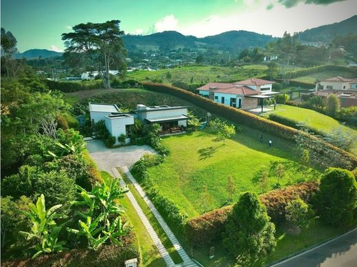 منزل ريفي ﻓﻲ Rionegro, Departamento de Antioquia