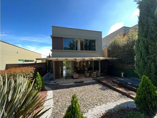 Luxus-Haus in Envigado, Departamento de Antioquia