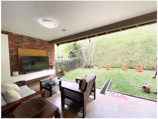 Πολυτελή κατοικία σε Μεδεγίν, Medellín