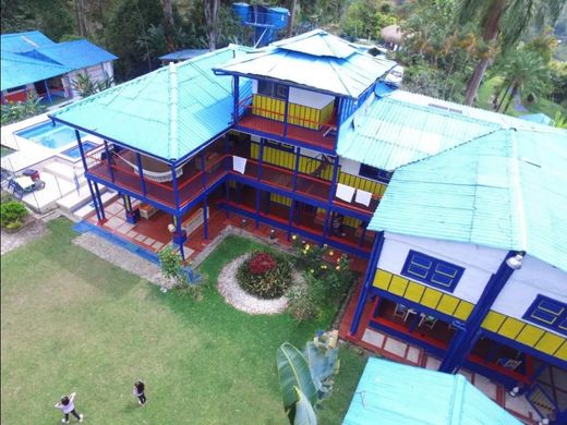 Гостиница, Armenia, Quindío Department