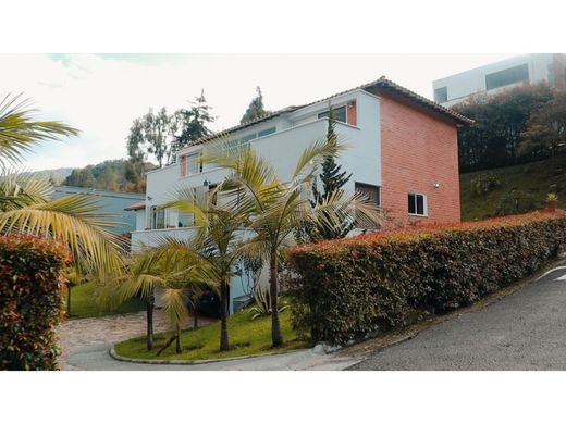 منزل ﻓﻲ Envigado, Departamento de Antioquia