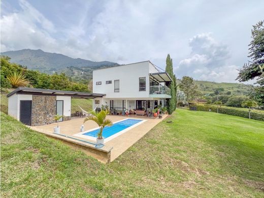 منزل ريفي ﻓﻲ Copacabana, Departamento de Antioquia