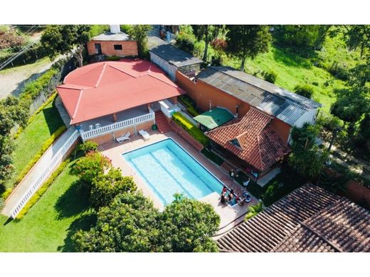 ‏בתים כפריים או חוות ב  Girardota, Departamento de Antioquia