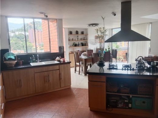 Apartment / Etagenwohnung in Medellín, Departamento de Antioquia