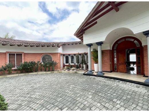 メデリン, Medellínのカントリーハウス