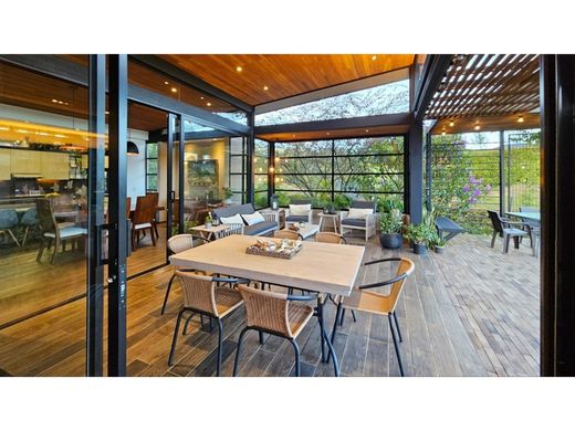 منزل ريفي ﻓﻲ ميديلين, Medellín