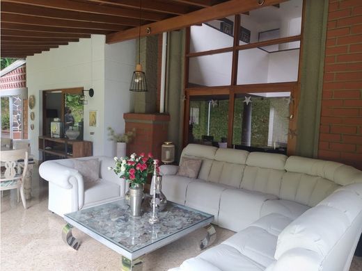 듀플렉스 / 메데인, Medellín