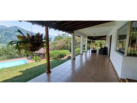 Quinta rústica - Girardota, Departamento de Antioquia