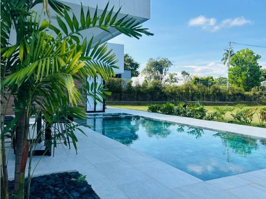 منزل ريفي ﻓﻲ Pereira, Departamento de Risaralda