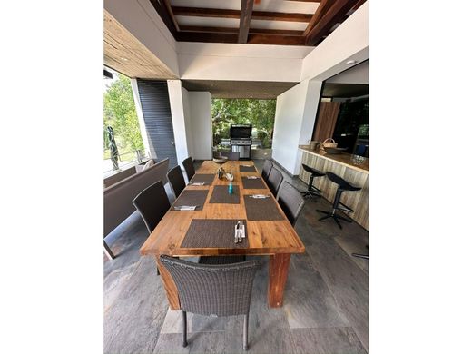 Casale a La Mesa, Chaguaní