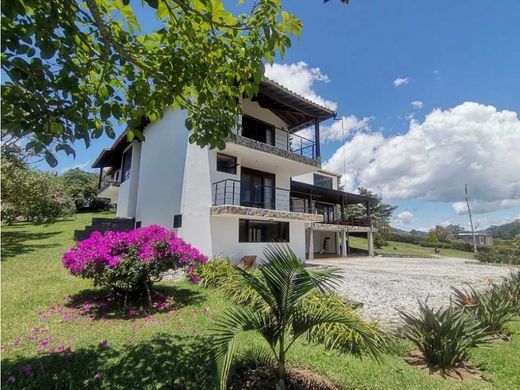 컨트리하우스 / La Ceja, Departamento de Antioquia