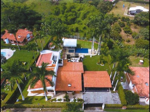 郊区住宅  Pereira, Departamento de Risaralda