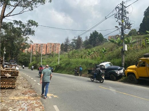 ‏קרקע ב  מדיין
, Medellín