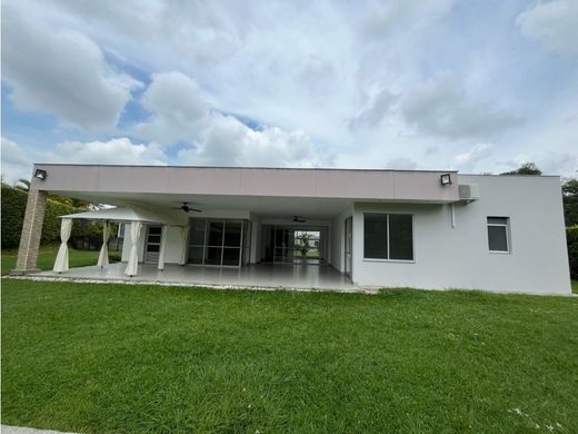 郊区住宅  Pereira, Departamento de Risaralda