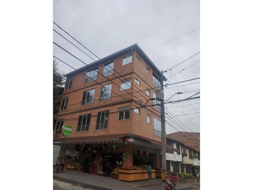 Edificio en Medellín, Departamento de Antioquia