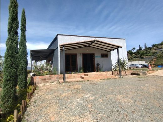 Casa de lujo en Sabaneta, La Estrella