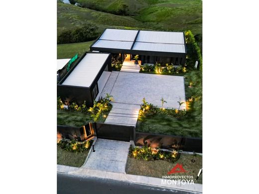 郊区住宅  Pereira, Departamento de Risaralda