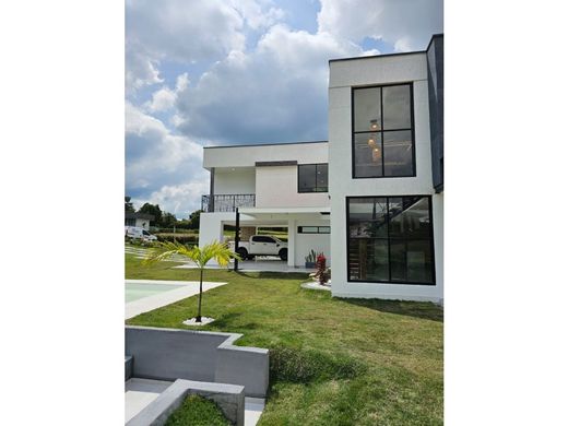 منزل ريفي ﻓﻲ Calarcá, Calarca