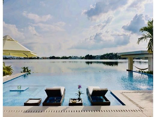 Casa de campo en Girardot City, Girardot