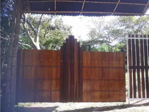 ‏בתים כפריים או חוות ב  Girardota, Departamento de Antioquia