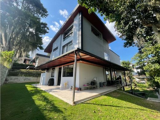 منزل ﻓﻲ La Estrella, Departamento de Antioquia