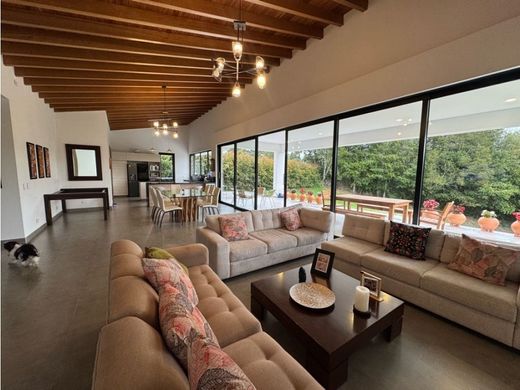 컨트리하우스 / La Ceja, Departamento de Antioquia