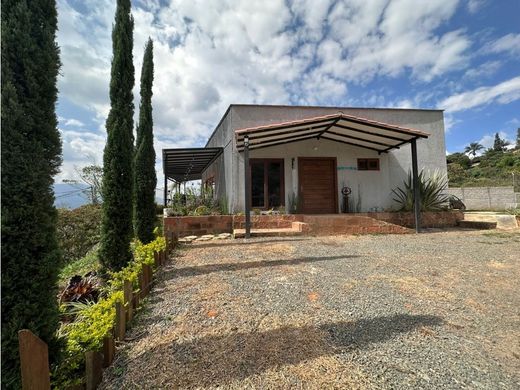 Farmhouse in Sabaneta, La Estrella