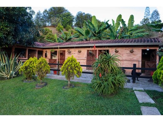 Ρουστίκ ή αγροικία σε Guarne, Departamento de Antioquia