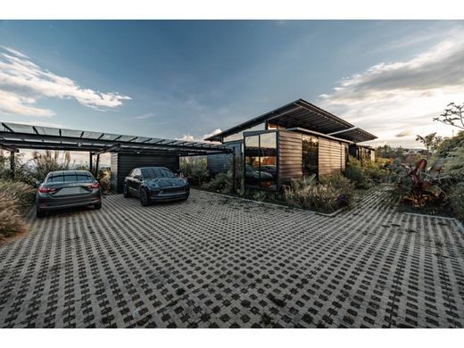 منزل ﻓﻲ Envigado, Departamento de Antioquia