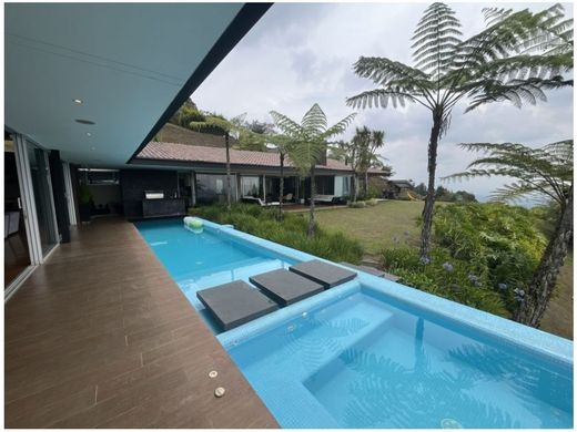 منزل ريفي ﻓﻲ Rionegro, Departamento de Antioquia