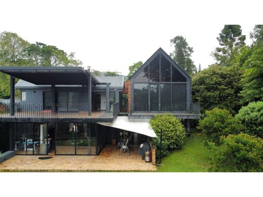 منزل ريفي ﻓﻲ Envigado, Departamento de Antioquia