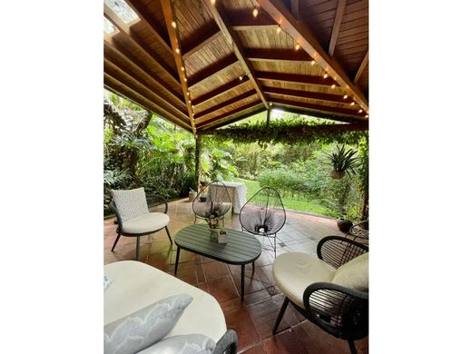 호화 저택 / 메데인, Medellín