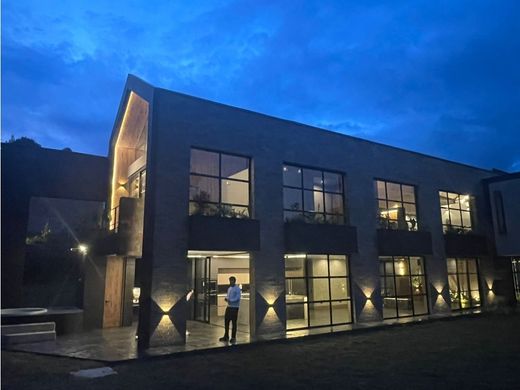 Πολυτελή κατοικία σε Envigado, Departamento de Antioquia