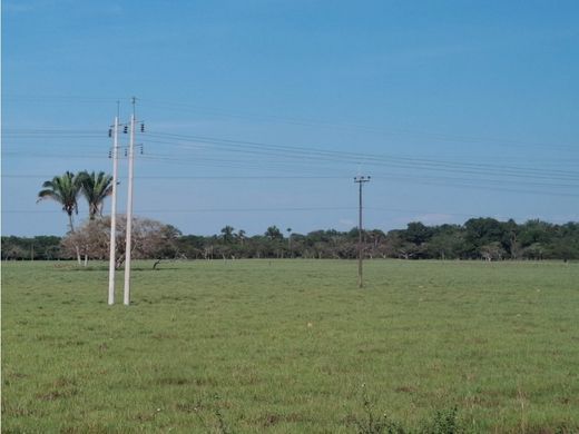 Gutshaus oder Landhaus in Aguazul, Departamento de Casanare