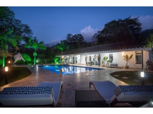 Ρουστίκ ή αγροικία σε Envigado, Departamento de Antioquia