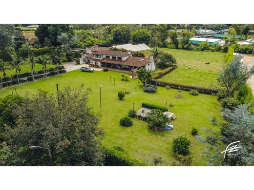 컨트리하우스 / La Ceja, Departamento de Antioquia