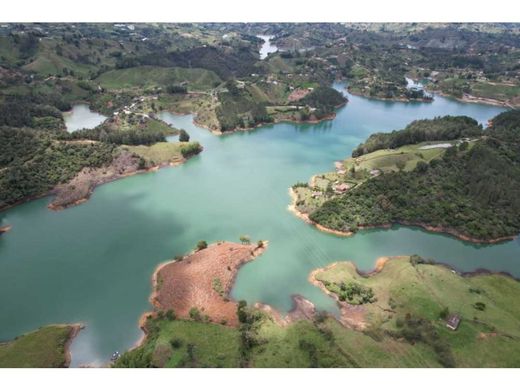 Teren w Guatapé, Departamento de Antioquia