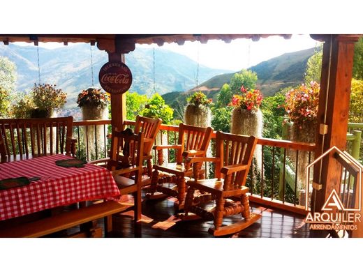 ﻣﻨﺰﻝ ﺭﻳﻔﻲ/ ﺑﻴﺖ ﻤﺰﺭﻋﺔ ﻓﻲ Copacabana, Departamento de Antioquia