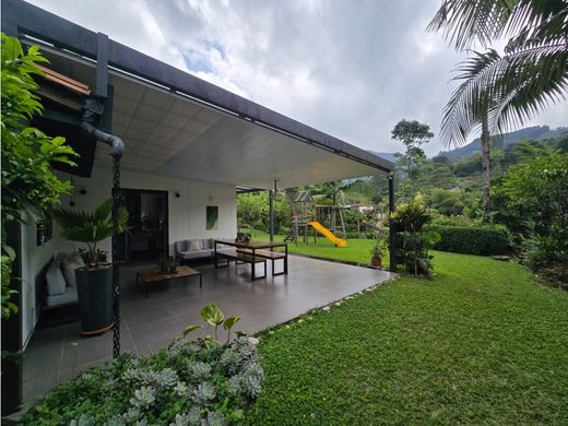 Casa de campo - La Estrella, Departamento de Antioquia