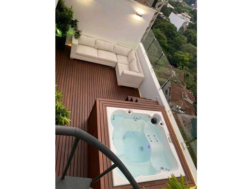 듀플렉스 / 메데인, Medellín